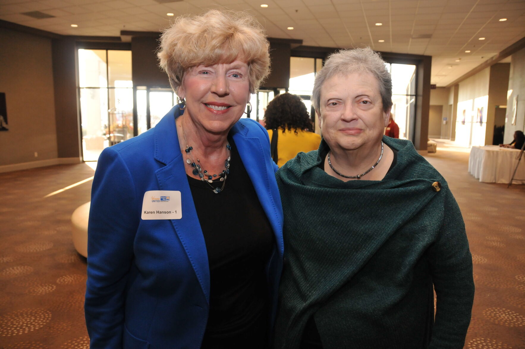 Karen Hanson, Peggy Hundley